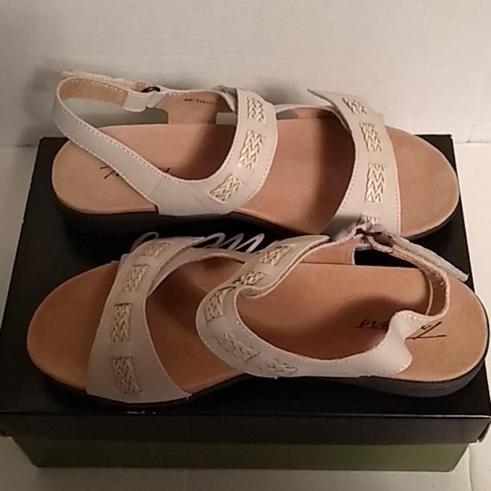 Ladies Trotters Kip Shoes